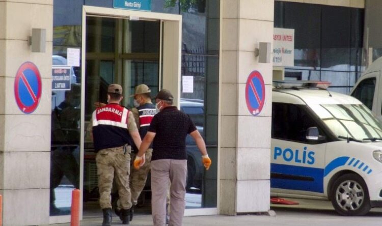 Jandarma ile insan kaçakçısı arasında çatışma