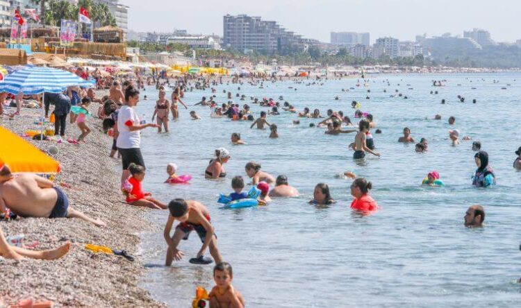 Antalya’da hava sıcaklığı 41 dereceyi gördü