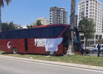 Şoför öldü, firma ismi çarşafla kapatıldı