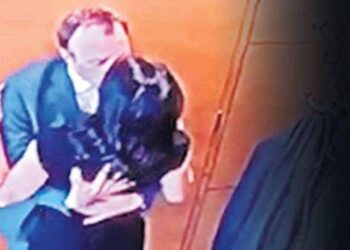 Danışmanıyla dudak dudağa yakalanan İngiltere Sağlık Bakanı istifa etti