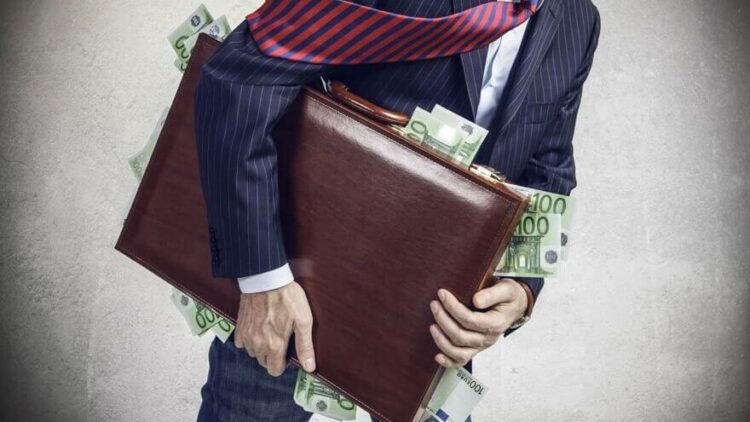 300 milyar dolar yurtdışına kaçtı