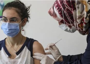 Prof. Arman’dan Delta uyarısı: Gençler bir an evvel aşılarını olmalı