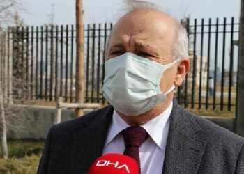 Bilim Kurulu üyesi Prof. Akın’dan 18 yaşa aşı çağrısı