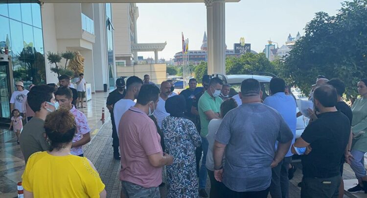 Otelin ismi değişince onlarca tatilci mağdur oldu