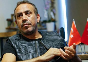 Tedavi parasını yangında kaybeden teyze için Haluk Levent’ten çağrı