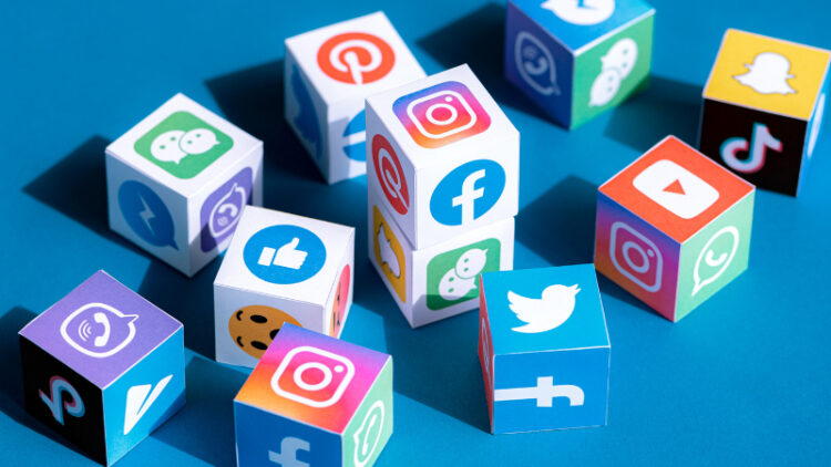 Hangi parti hangi sosyal medyayı tercih ediyor?