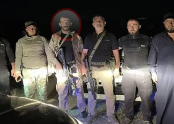 Suriye’de silahla poz veren MHP’li başkan istifa etti