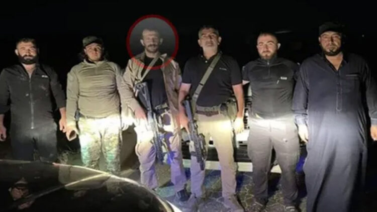 Suriye’de silahla poz veren MHP’li başkan istifa etti