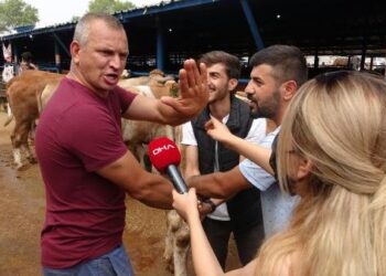 Kurban pazarlığı sırasında akılalmaz olay: Görenler kavga var sandı