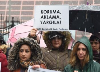 Vahşet: Boşandığı kadının annesini benzin döküp yaktı