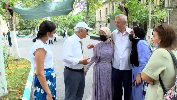 “Bir gün siz de yaşlanacaksınız”