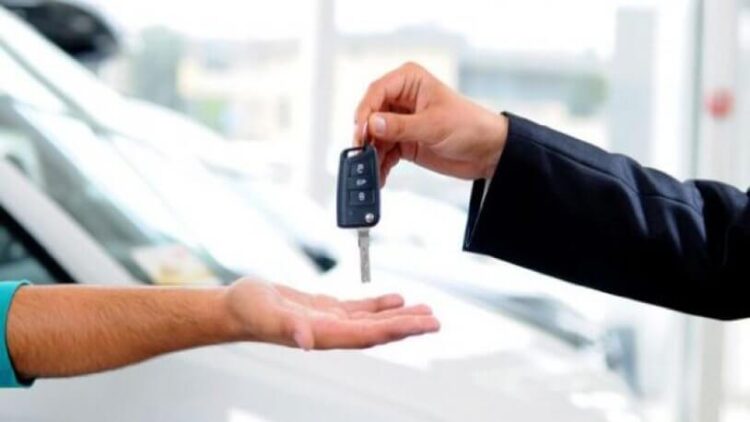 Fiyatlar düşecek mi? İkinci el araba alacaklar dikkat!