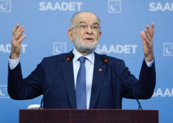 Karamollaoğlu kavgaya son noktayı koydu