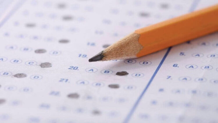 Bir skandal da DGS’de! Fotoğrafları çekip sosyal medyada paylaştılar