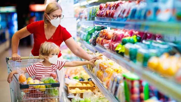 Süpermarketler gıda stoklamaya başladı