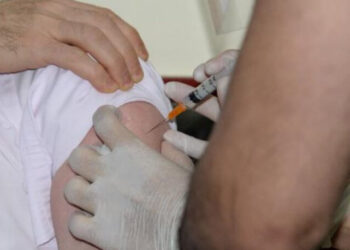 Koronavirüs geçirenlerin aşılama programında değişiklik