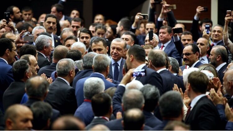 AKP’de sesler bu defa Erdoğan’a karşı yükseldi