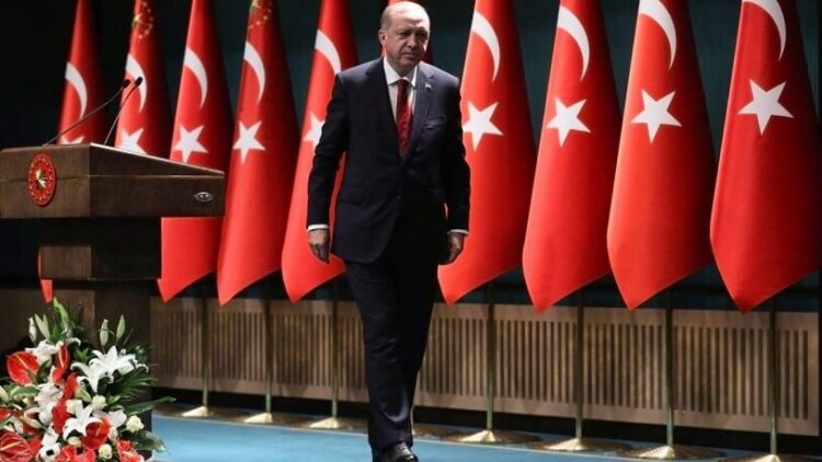 Erdoğan’ın 20 yıldır en yakınında olan AKP’li isimle ilgili şaşırtıcı iddia