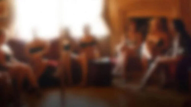 Seks tarikatına üye bulan ünlü oyuncuya hapis şoku