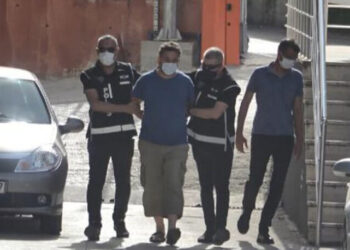 Sedat Peker videolarını yorumlayan gazeteci gözaltına alındı