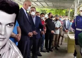 Yeşilçam’ın efsane ismi Kartal Tibet’e veda