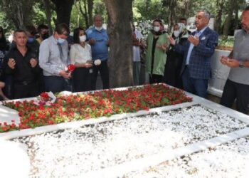 Kemal Sunal anmasında maske gerginliği