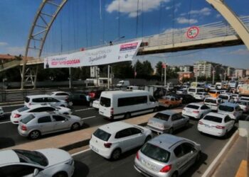 Erdoğan, Diyarbakır’da trafiği felç etti