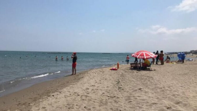 Sahil kapatılmıştı: Denize girenlerde görülen kaşıntının nedeni belli oldu