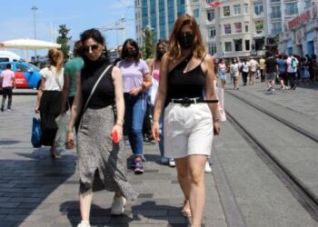 İstiklal Caddesi’nde bayram yoğunluğu