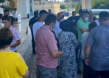 Otel parasını peşin ödediler, otelin adı değişince ortada kaldılar