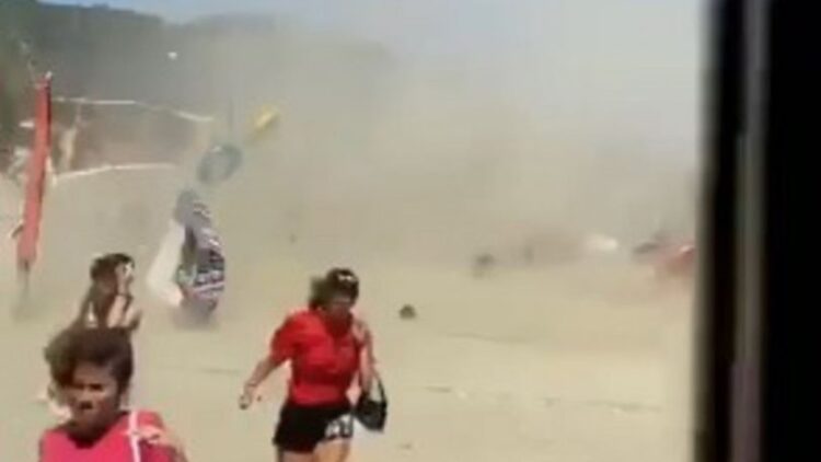 Antalya’da hortum oluştu, 6 turist yaralandı