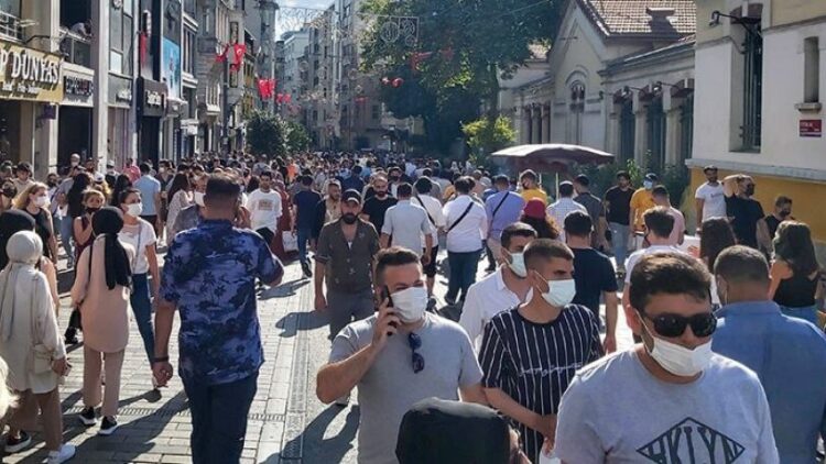 Haftalık vaka sayıları açıklandı: En fazla vaka olan ilk 3 il belli oldu