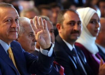 AKP’de panik başladı: İşte 4 maddelik imaj çalışması