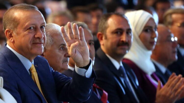 AKP’de panik başladı: İşte 4 maddelik imaj çalışması