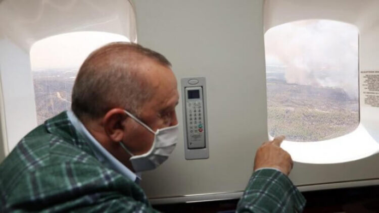 Ünlü anketçiden Erdoğan eleştirisi: Adam açık açık…