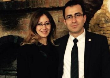 AKP’linin eşine komşu ilde sınavsız müdür kıyağı