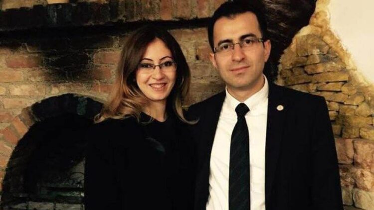 AKP’linin eşine komşu ilde sınavsız müdür kıyağı