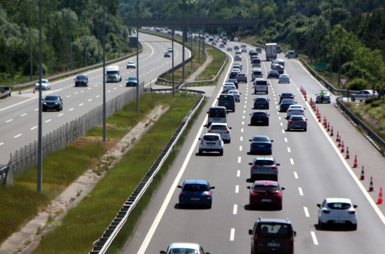 TEM otoyolunda bayram göçü trafiği