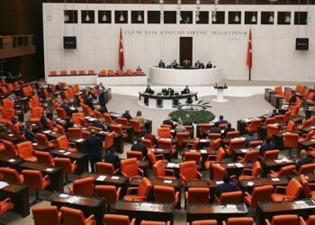 AKP’li vekiller, muhalefetin Meclis konuşmalarının ‘kısıtlanmasını’ istedi