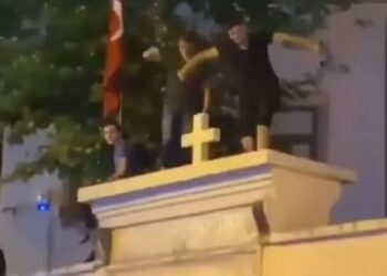 Kilisesi’nin duvarında ‘oynadığı’ için gözaltına alınmışlardı: Yeni gelişme…