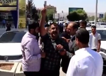 AKP binası önünde çiftçi isyanı