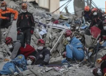 Depremzedeler mağduriyetleri için sokağa çıkıyor