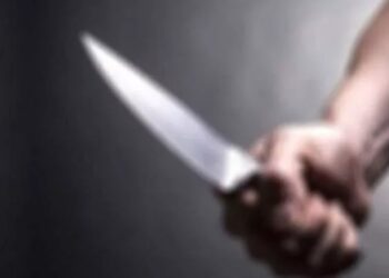 Önce bıçakladılar, sonra yarasını alçıyla kapattılar