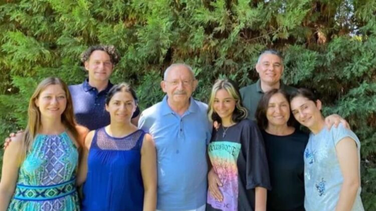 Kılıçdaroğlu’ndan aile fotoğraflıyla bayram mesajı