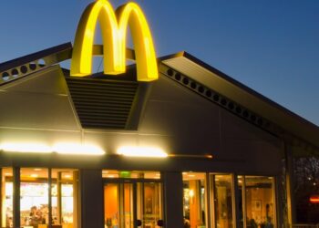 Polis kovalarken McDonald’s’a uğrayınca yakalandı