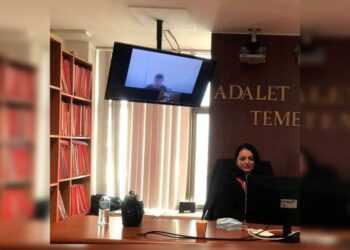 Sahte hakim duruşmaya girip yargılama da yapmış