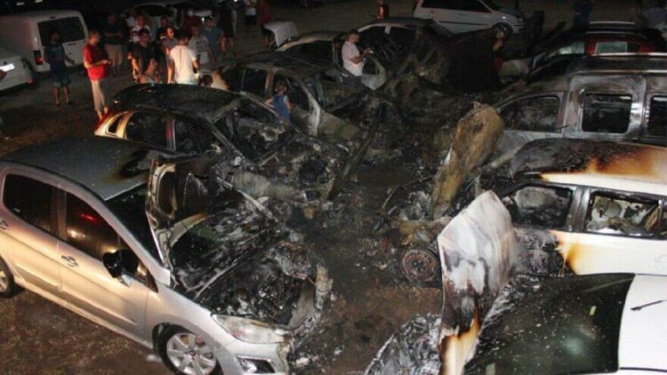 12 araç küle döndü