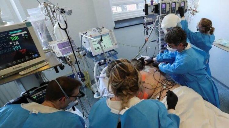 Alfa ve Beta varyantı aynı anda bulaştı