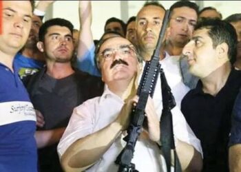 Hüseyin Avni Coş hayatını kaybetti
