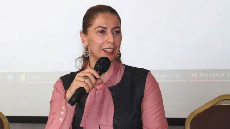 Kadınlar da mobbing uyguluyor